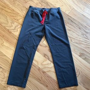 Figs Livingston scrub pants in color charcoal and size petite medium